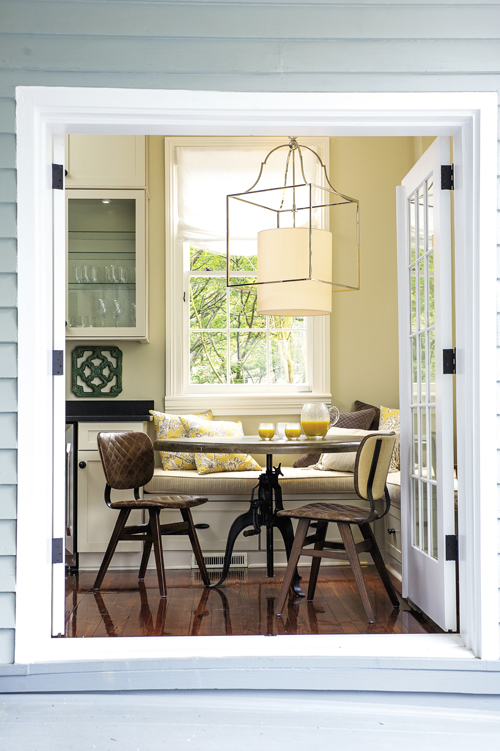 French doors connecting the breakfast nook and first-floor piazza allow the couple to enjoy the city’s tropical climate during meals; when they entertain, they leave the doors flung open for easy inside-outside circulation.