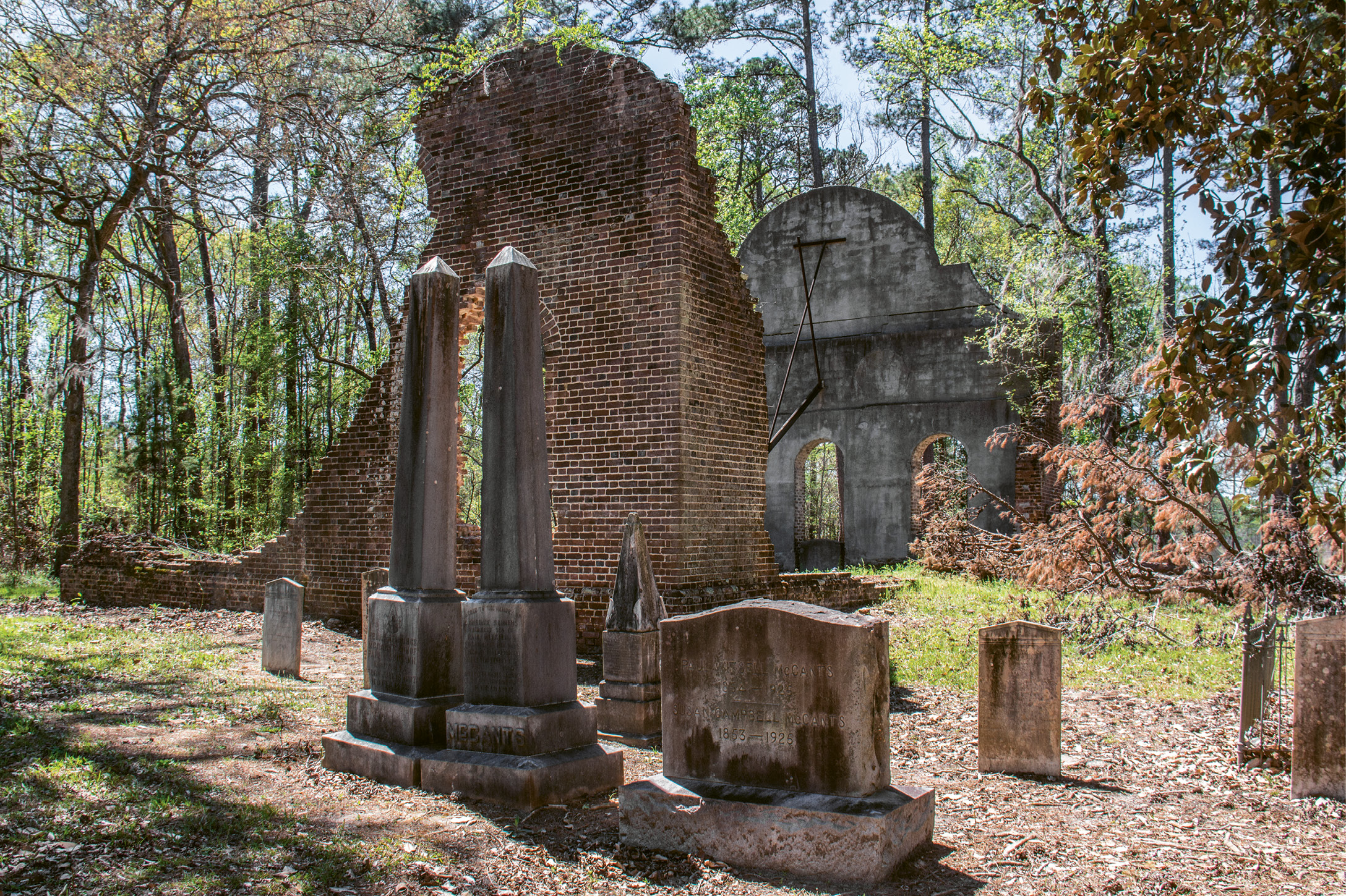 Pon Pon Chapel-of-Ease: Crumbling walls, part of a cistern, and a churchyard are all that remain of this chapel off Parkers Ferry Road, formerly a busy stagecoach road between Charleston and Savannah.