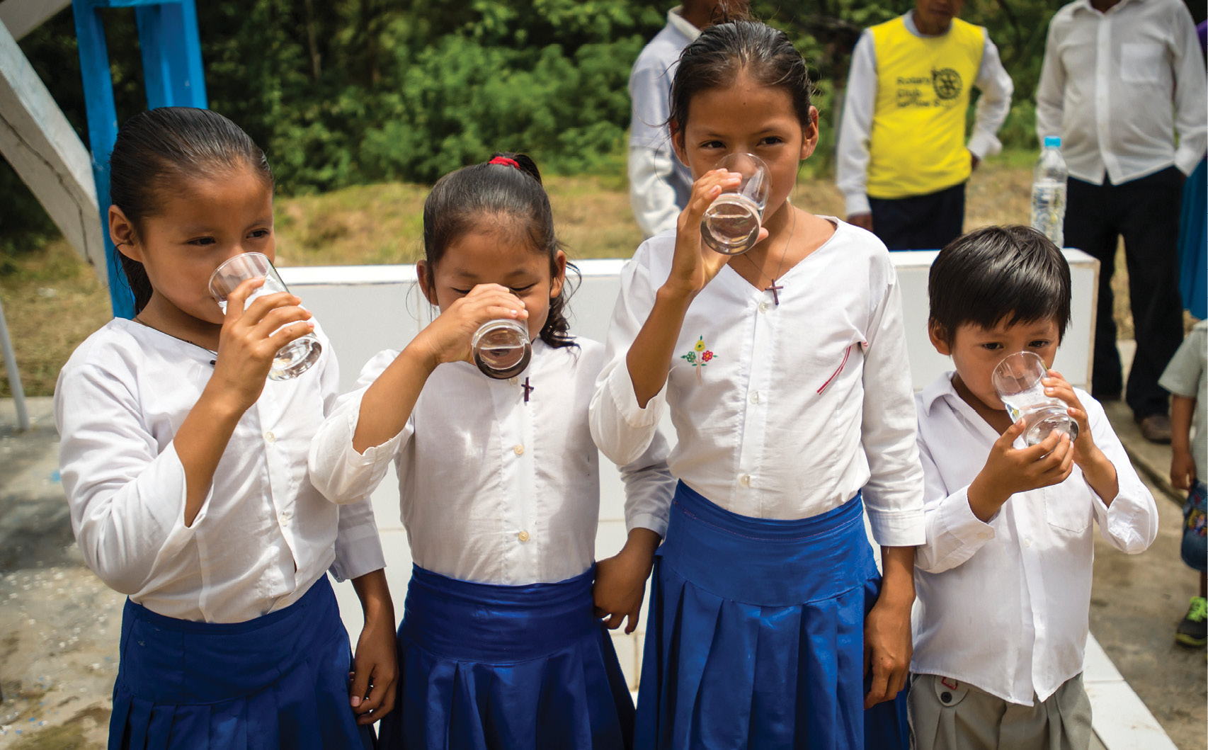 Children enjoy cool drinks in Peru