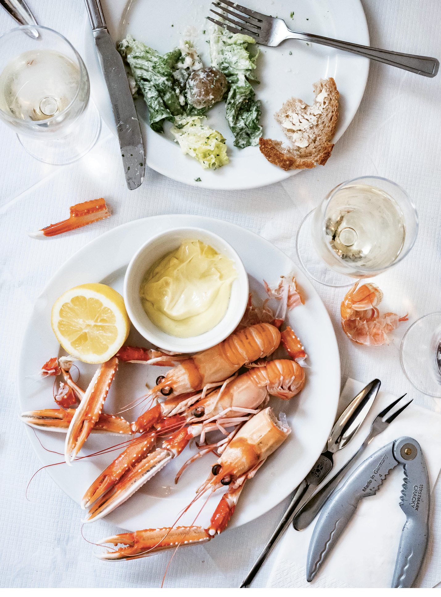 The day’s menu included chilled langoustines with lemon and aioli, lobster-like and salty-bright, with glasses of Petit Salé de Villeneuve, 2017.