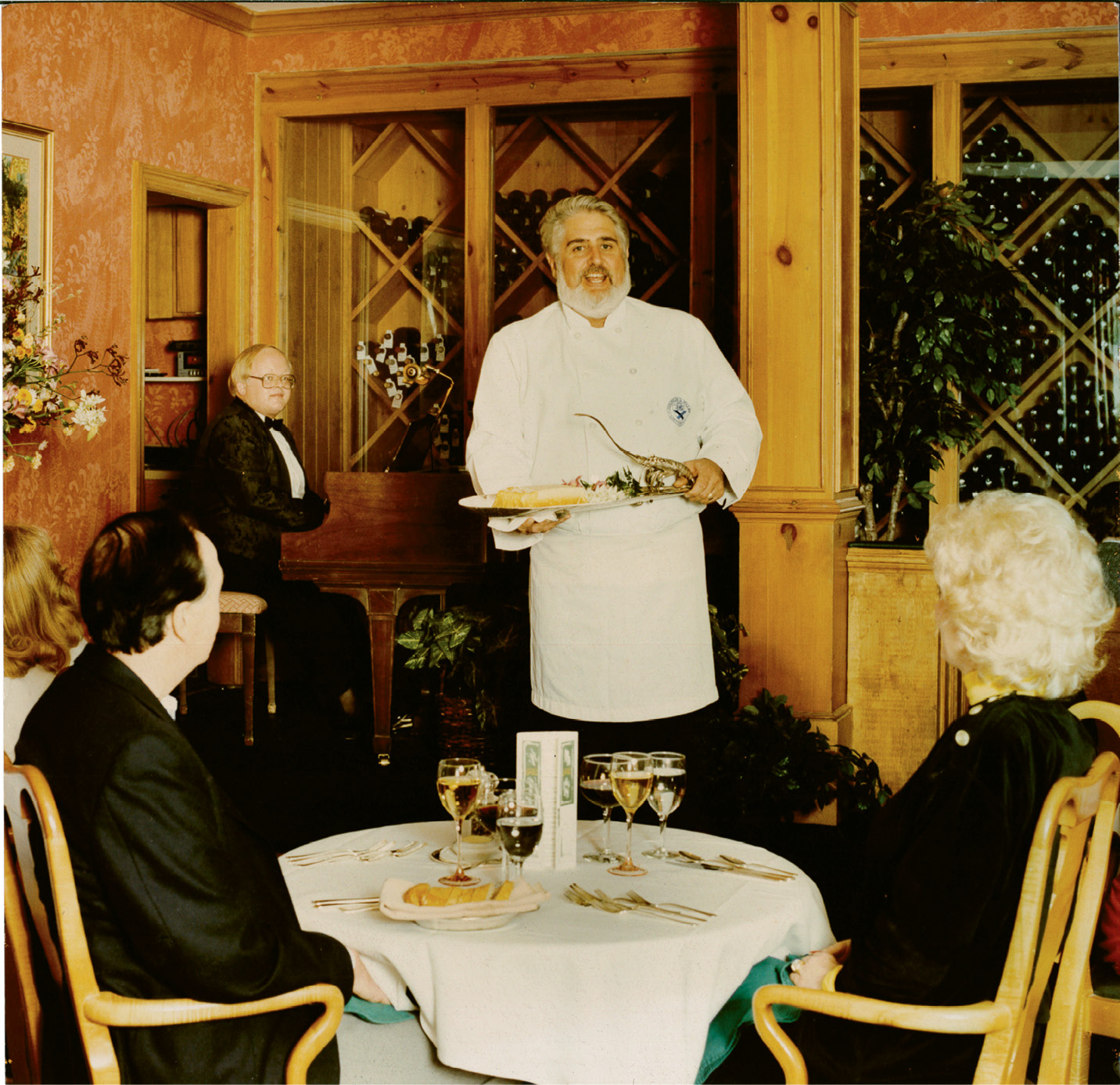 At Robert’s of Charleston, “Singing Chef” Robert Dickson combined two of his considerable talents: operatic singing and haute cuisine.