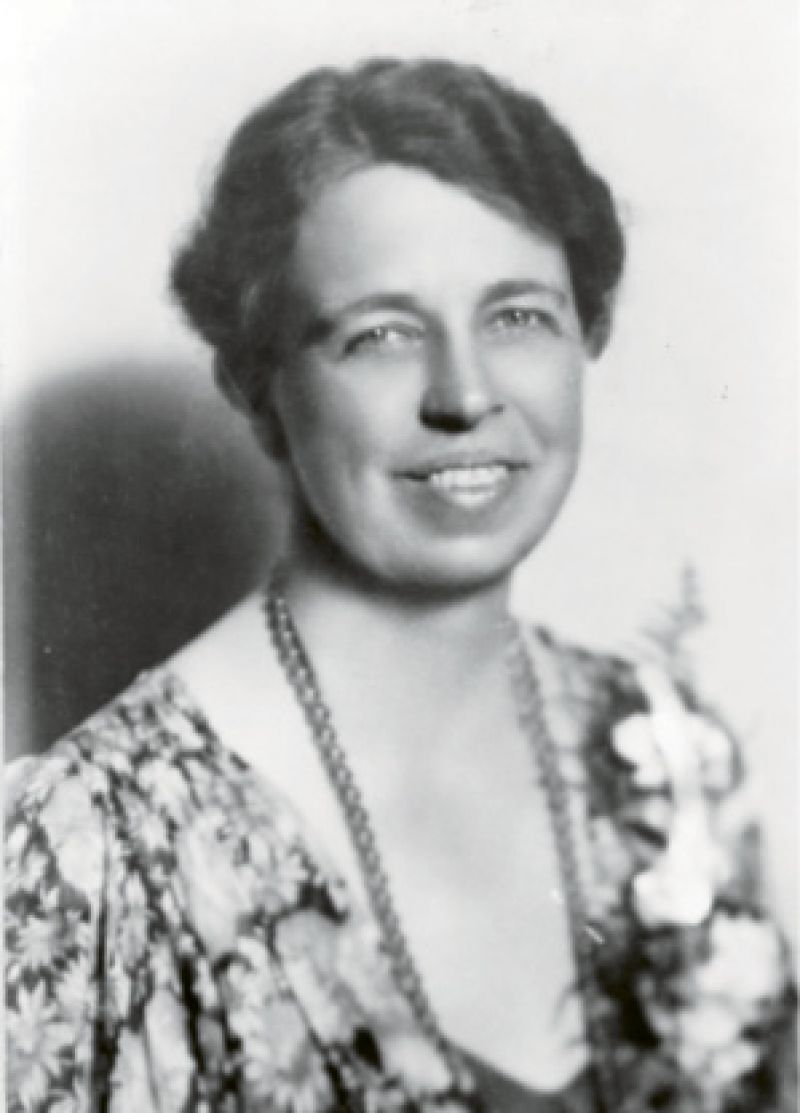 In April, First Lady Eleanor Roosevelt visited Charleston. She stayed at Villa Margherita and lunched with the Morawetzes at Fenwick Hall.