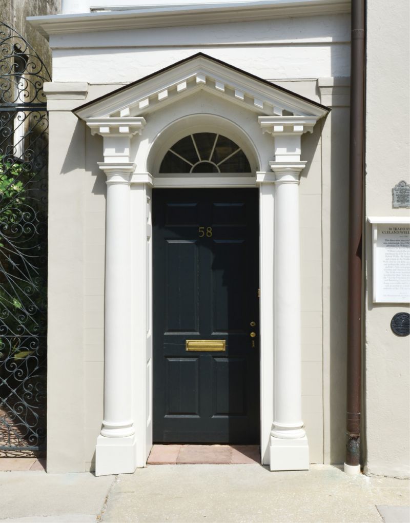 Whether Georgian, Federal, or Greek Revival, Charleston’s front doors frequently feature broken pediments decorated with dentils and supported by pilasters. Fanlights with intricate muntins are often incorporated, bringing light into the entrance hall and contributing beauty to the streetscape.