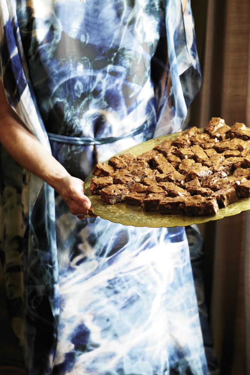 Suzanne offers brown butter brownies as class is dismissed. For your guests, a tiny bit of chocolate on the way out of your party is like a kiss goodbye, she says.