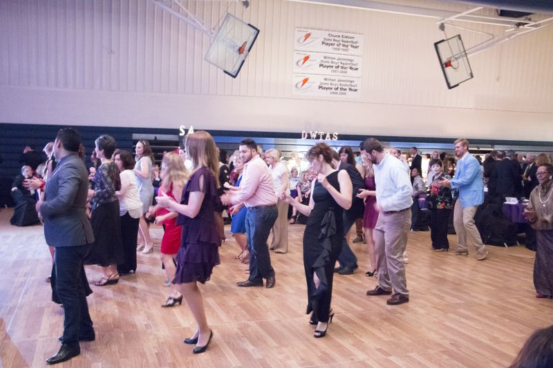 Intermissions gave party goers the chance to hit the dance floor!