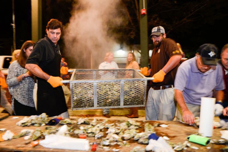 Staffers did some heavy lifting to get oysters on the tables.