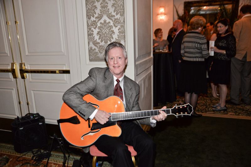Musician David Archer entertained diners throughout the evening.
