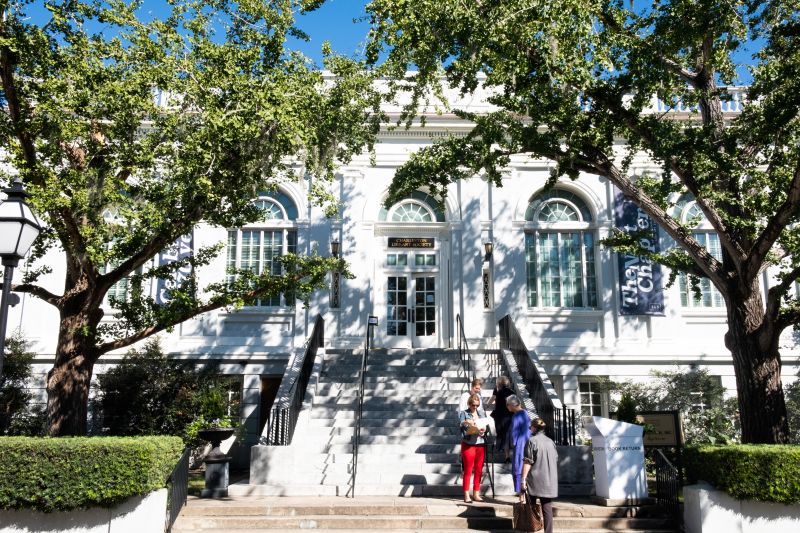 Charleston Library Society hosted the launch of Carolyne Roehm’s latest book.