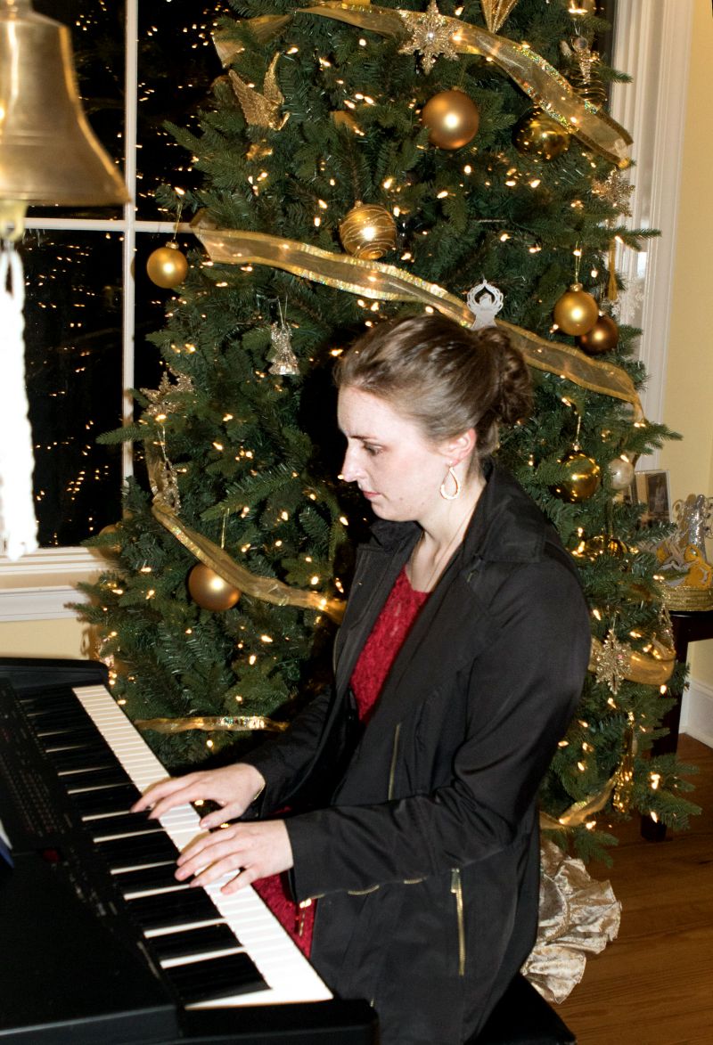 A pianist offered up holiday selections