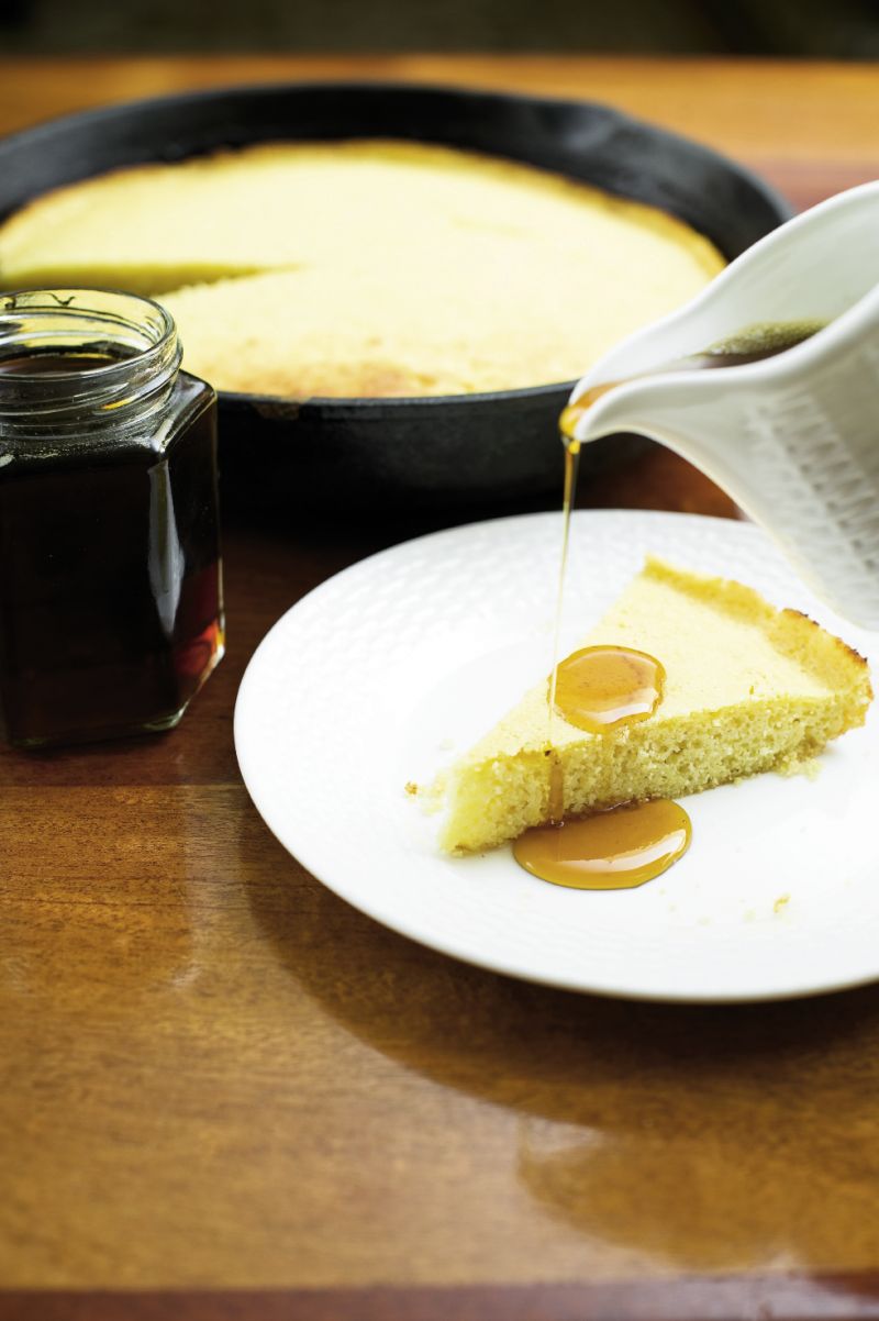 How To Make Cast-Iron Skillet Corn Bread With Cane Syrup - Best Recipe ...