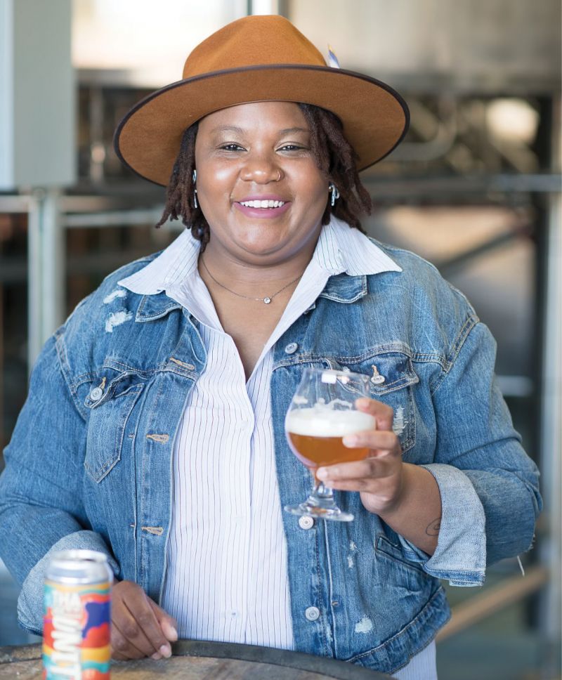 April Dove tapped local painter Alexandria Searles, known creatively as Morowa Mosai, to design the beer can.