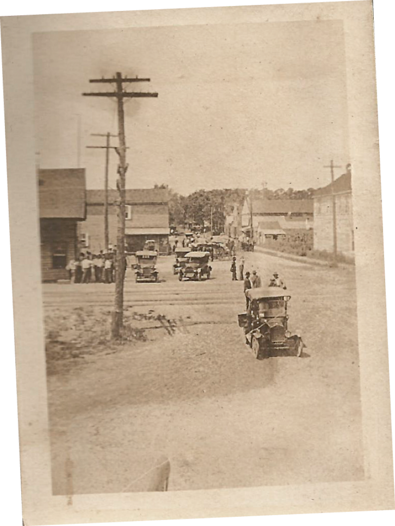 A photograph of Moncks Corner on the day of the great shoot-out between rival bootlegging gangs, the McKnight organization and the Villeponteaux clan, in 1926
